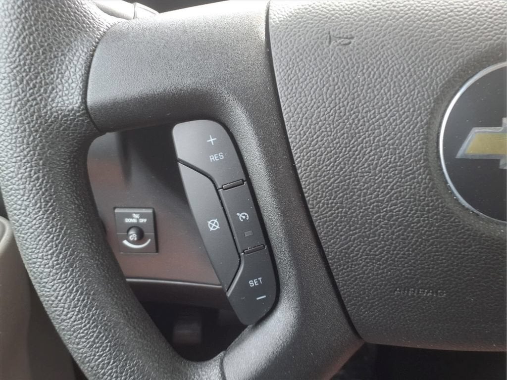 2024 Chevrolet Express Passenger 3500 1LT